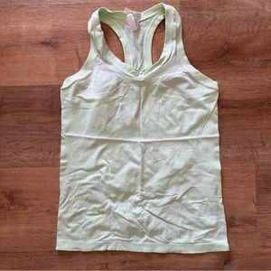 EUC Athleta Momentum Tank, size large, Calypso Mint color